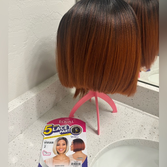 Freetress Wig "vivian" color 2 - Picture 2 of 6